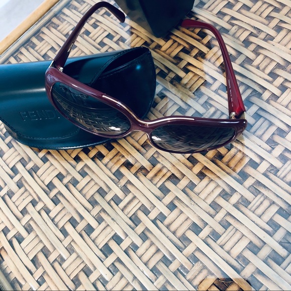 Vintage Fendi sunglasses - Picture 5 of 5